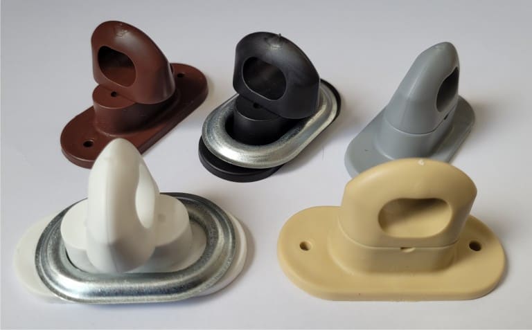 Zapięcia plastikowe do oczek 42x22